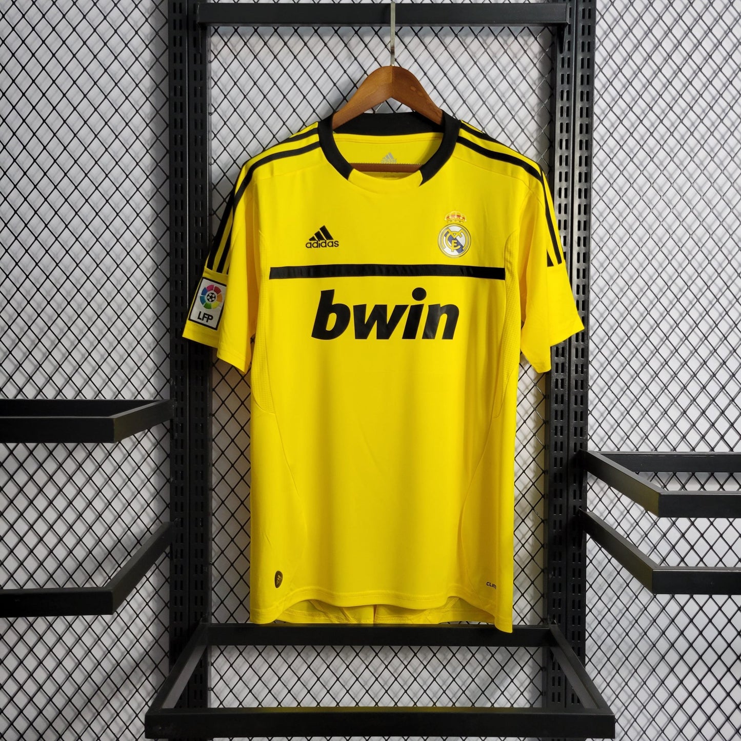 2011/2012 Retro Real Madrid Yellow Goalkeeper Football Shirt
