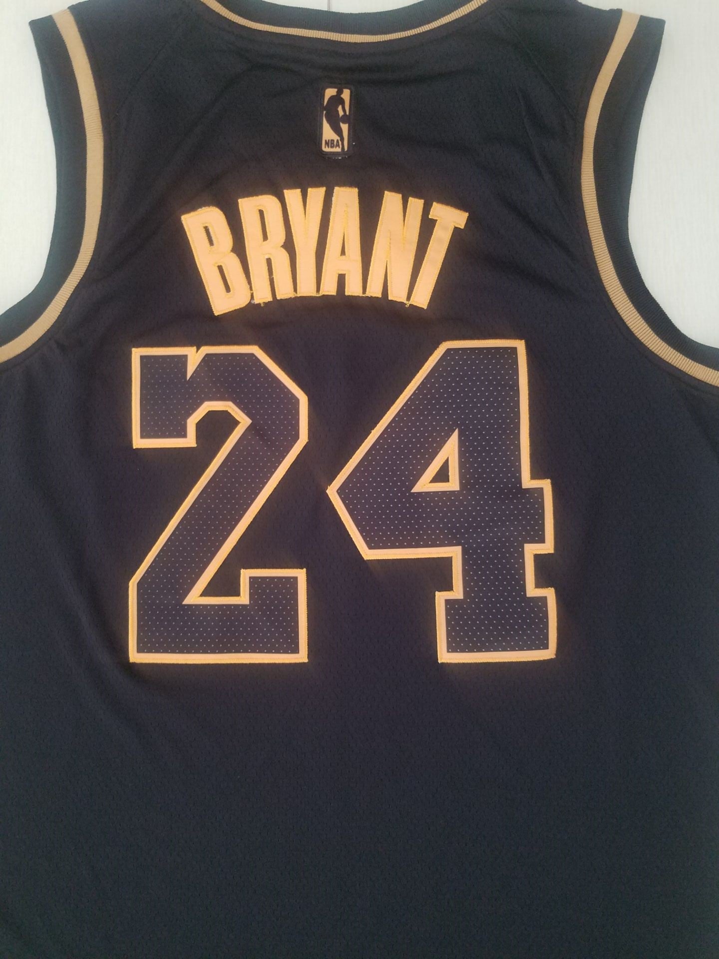 Men's Los Angeles Lakers Kobe Bryant #24 NBA Black Swingman Player Jersey