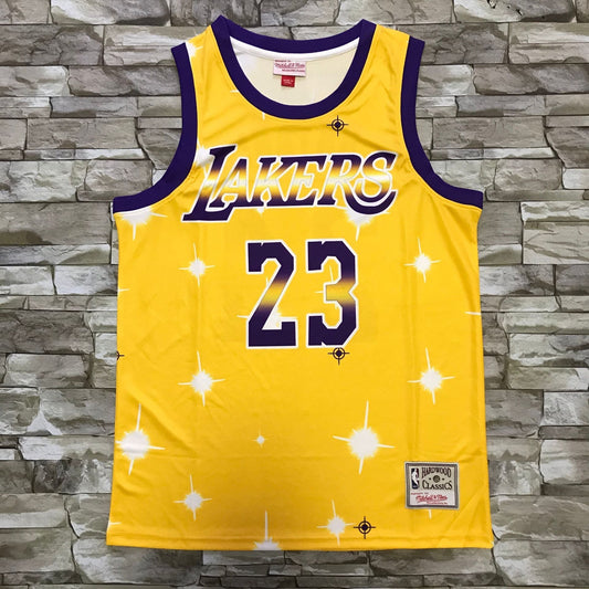 Los Angeles Lakers LeBron James Yellow Hardwood Classics Swingman-Trikot für Herren