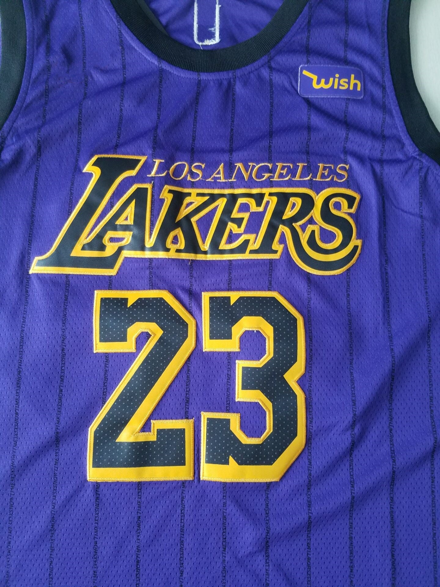 Herren-Lila-Swingman-Trikot der Los Angeles Lakers LeBron James #23 – City Edition