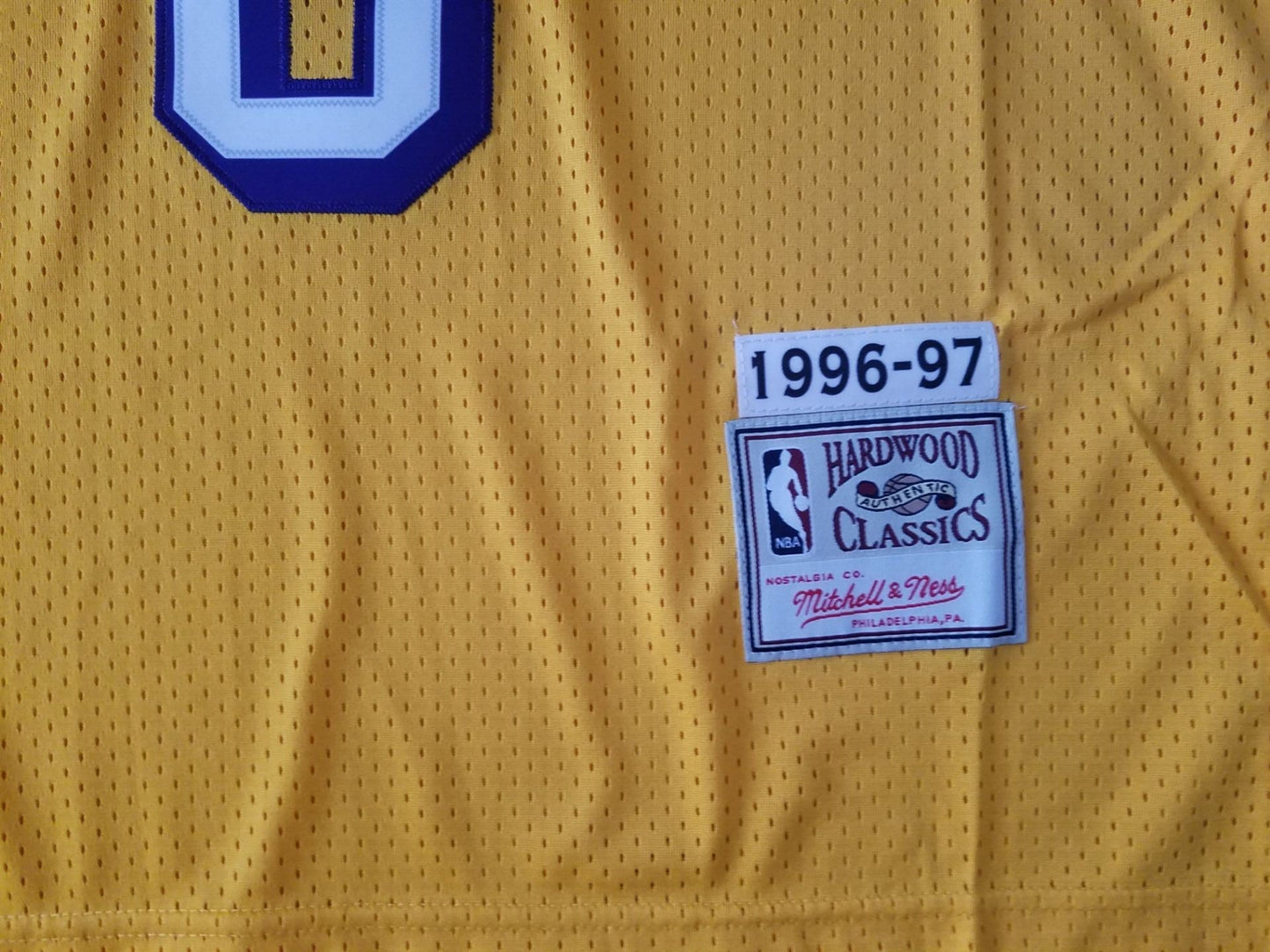 Authentisches Herren-Trikot der Los Angeles Lakers Kobe Bryant Yellow 1996–97 Hardwood Classics