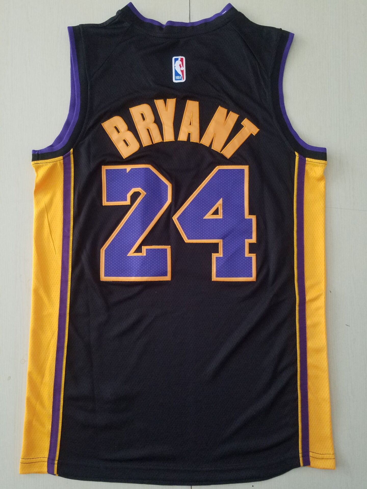 Men's Los Angeles Lakers Kobe Bryant Black #24 Swingman Player Jersey