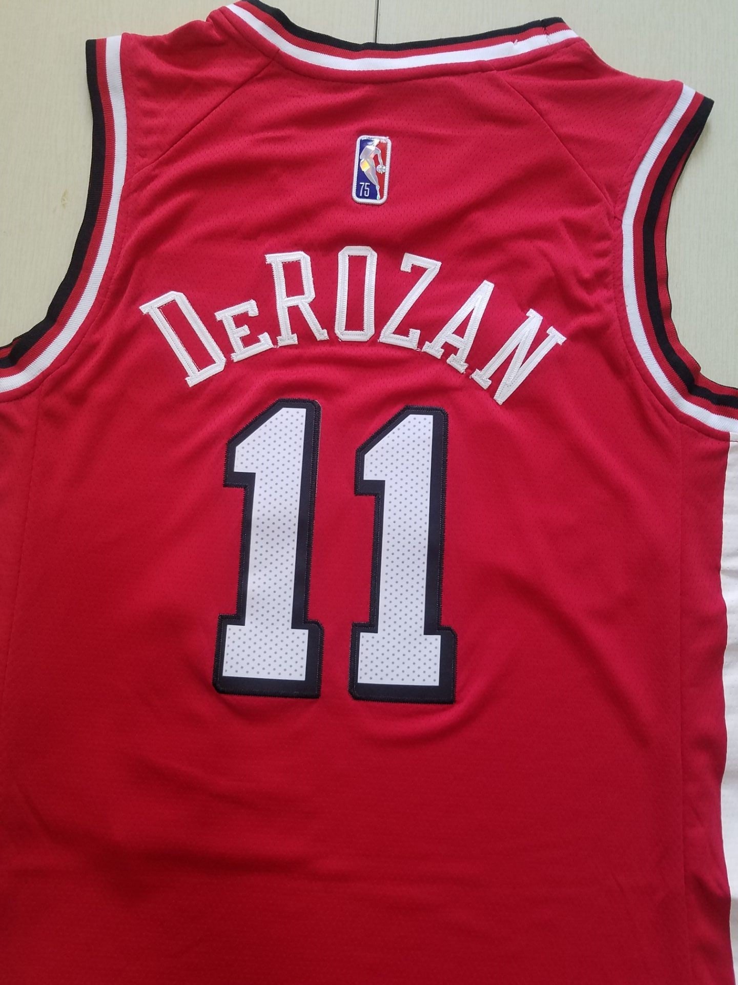 Men's Chicago Bulls DeMar DeRozan #11 Red 2021/22 Swingman Jersey
