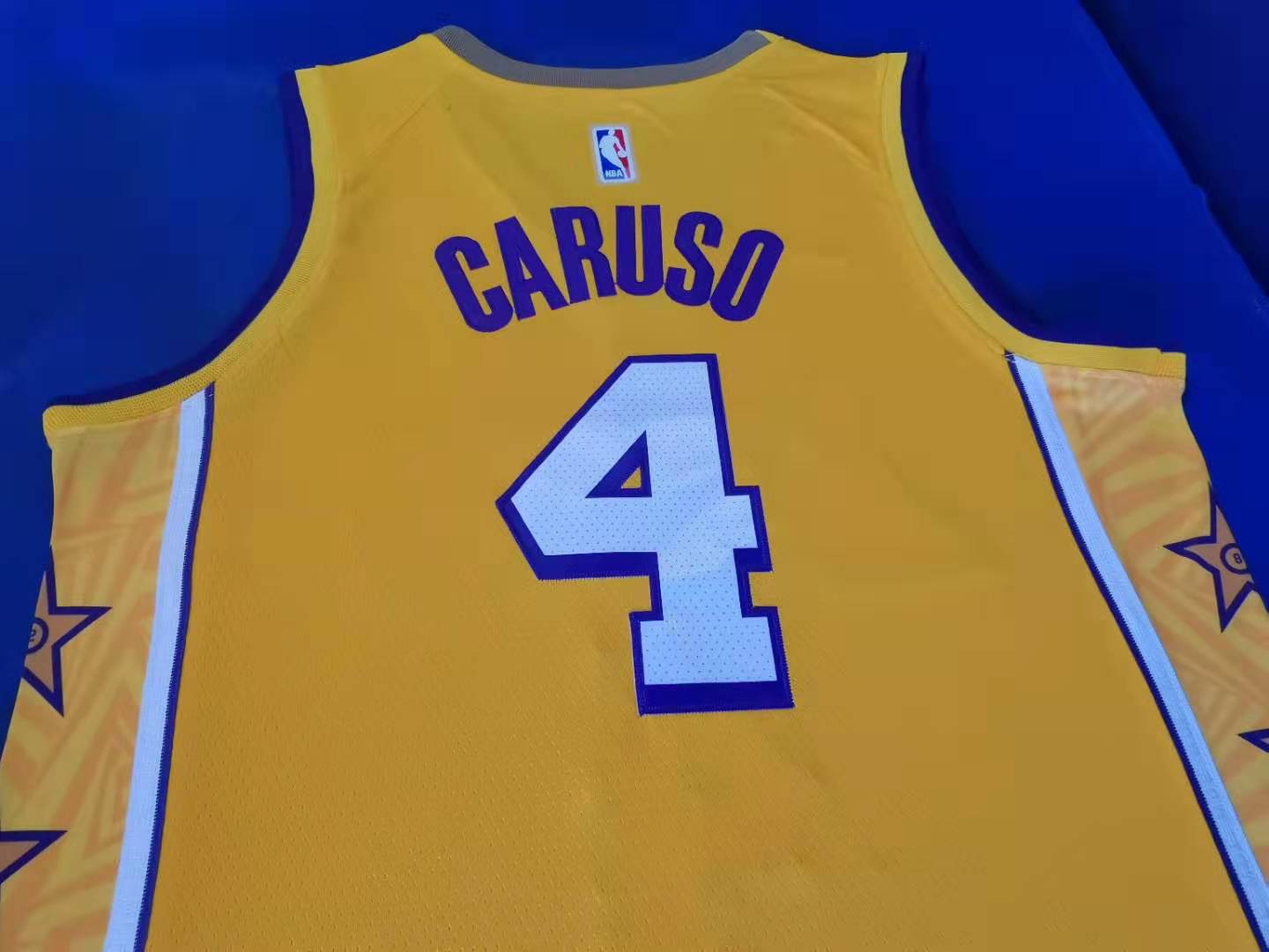 Gelbes Spielertrikot der Los Angeles Lakers Alex Caruso #4 für Herren