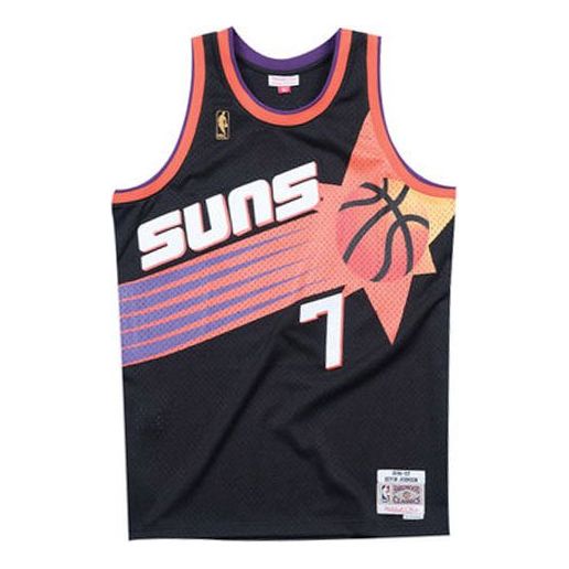 Mitchell &amp; Ness NBA Swingman-Trikot „Phoenix Suns – Kevin Johnson 1996–97“ SMJYGS18202-PSUBLCK96KJO